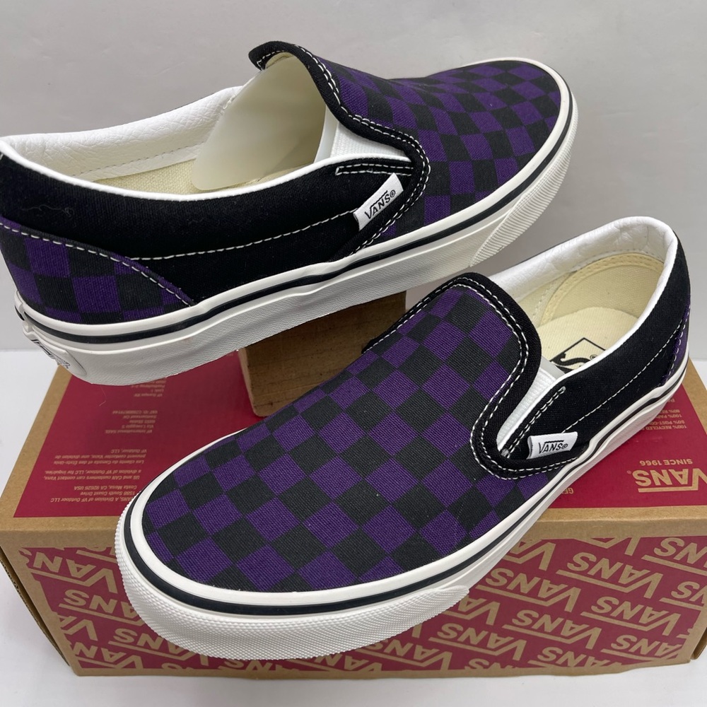 Vans Men’s Purple Checkered Classic Slip-On
Pop Check Gothic Grape Sneakers - Picture 12 of 16